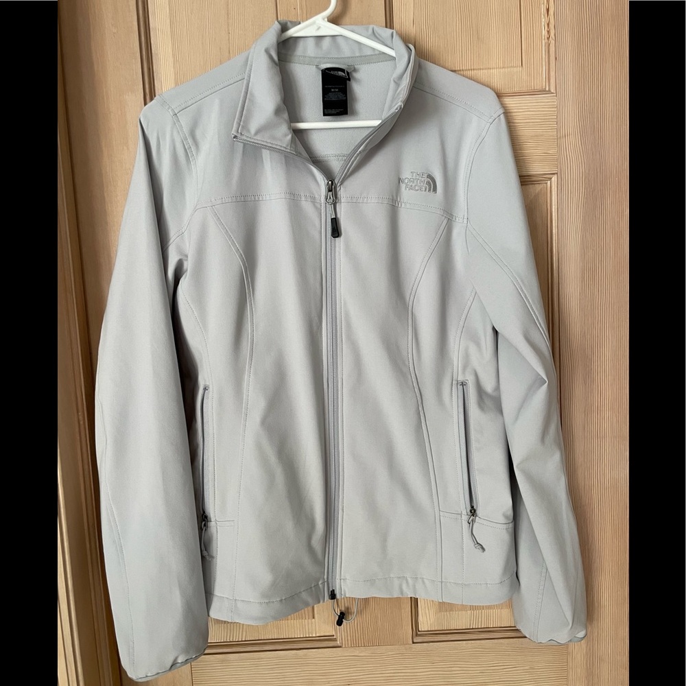 Light gray north face coat